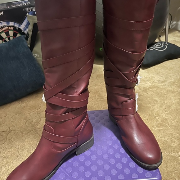 Brand Keira flat boot - Picture 2 of 9